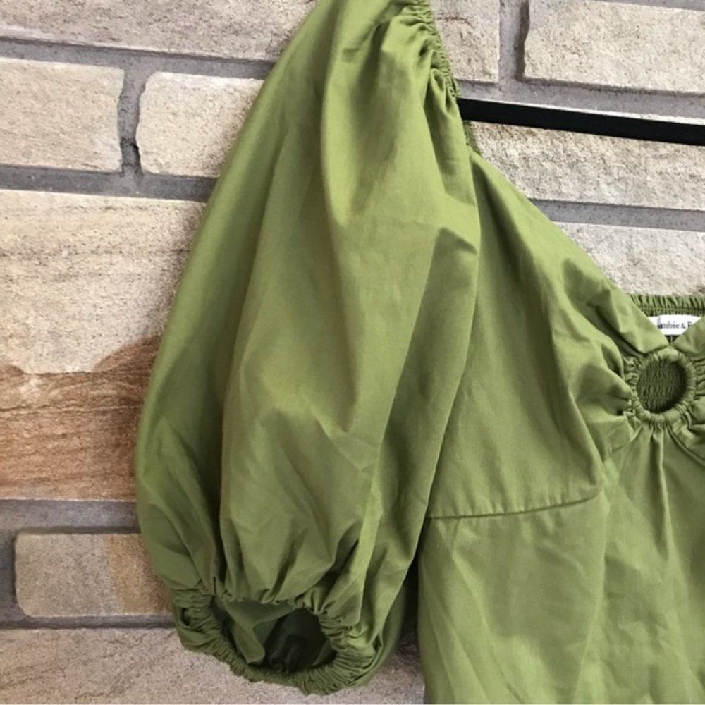 Abercrombie & Fitch Puff Sleeve Poplin O-Ring Top in Green Small - Picture 4 of 10